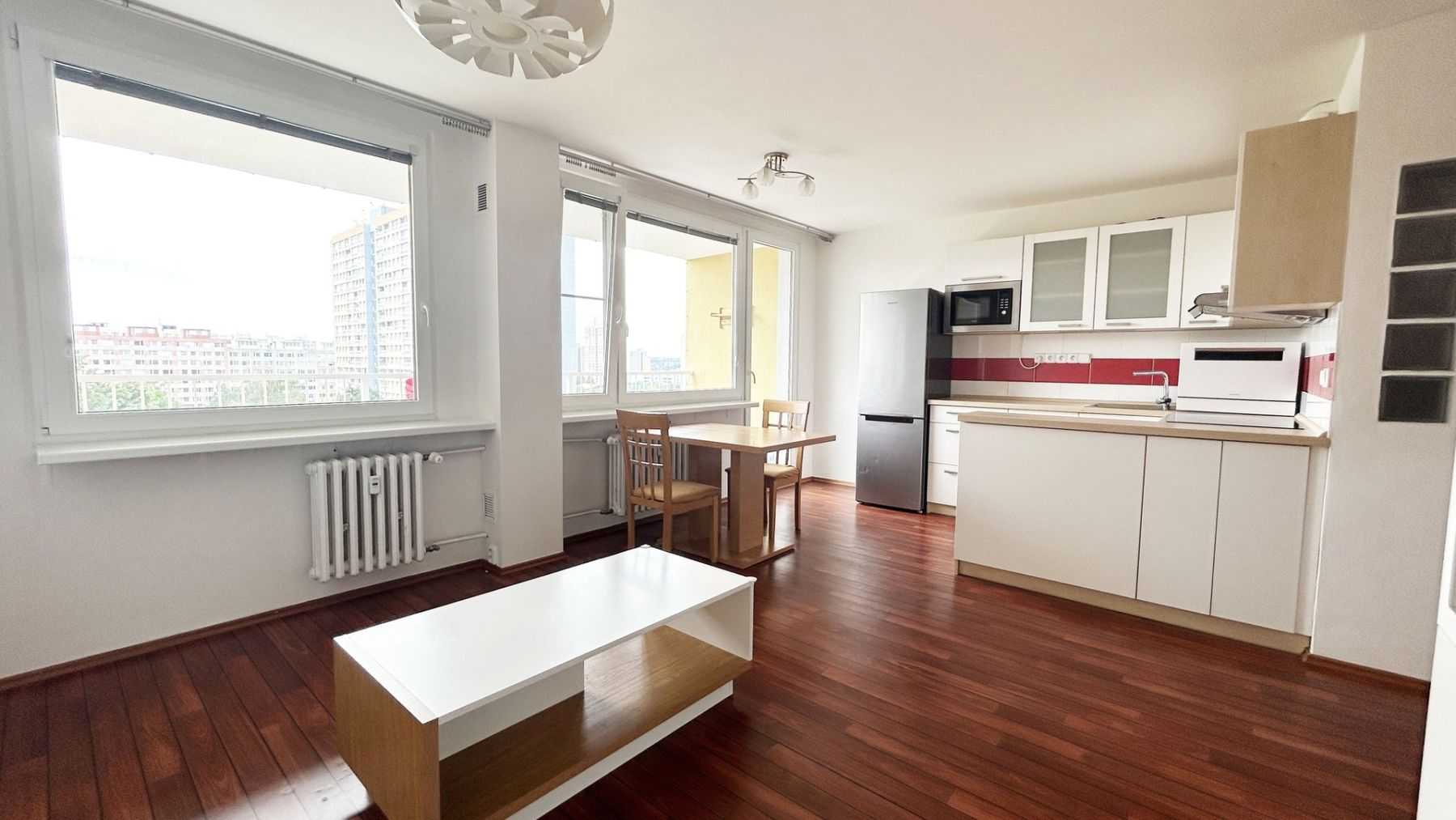 Pronájem bytu 3+kk 66 m² — photo 2
