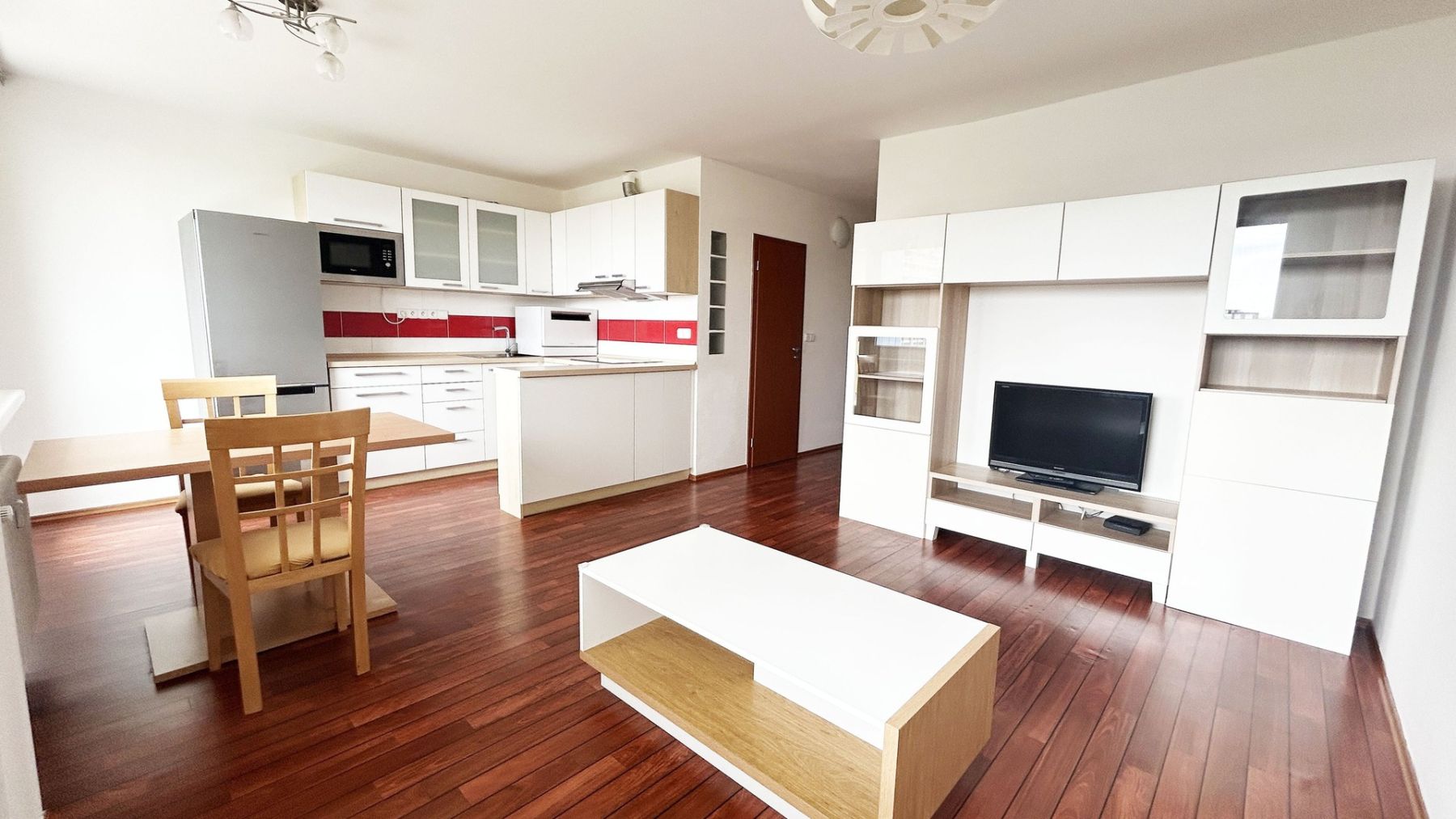 Pronájem bytu 3+kk 66 m² — photo 3