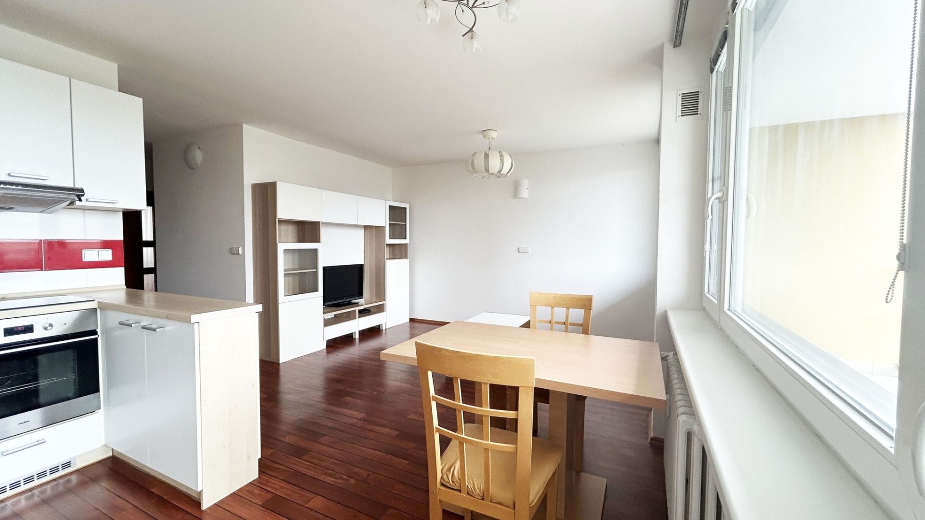 Pronájem bytu 3+kk 66 m² — photo 4