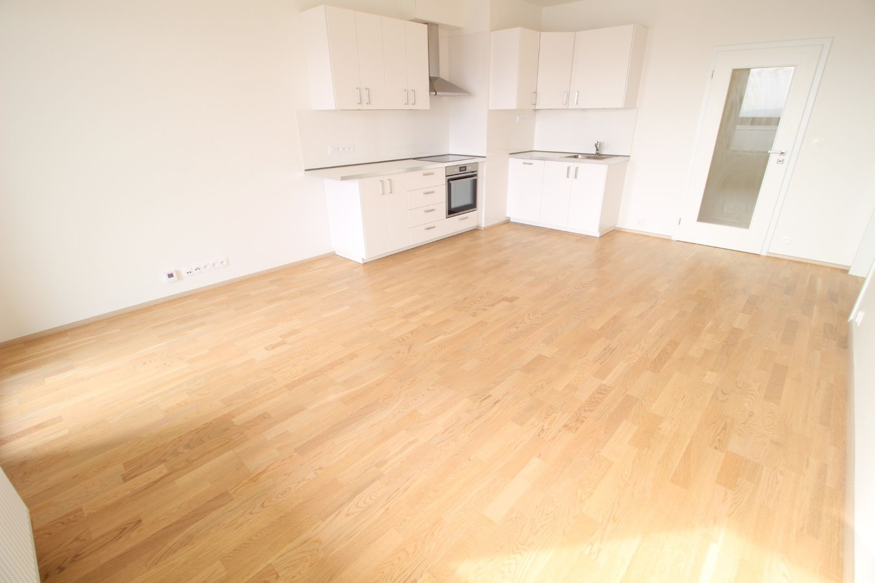 Pronájem bytu 3+kk 98 m² — photo 3