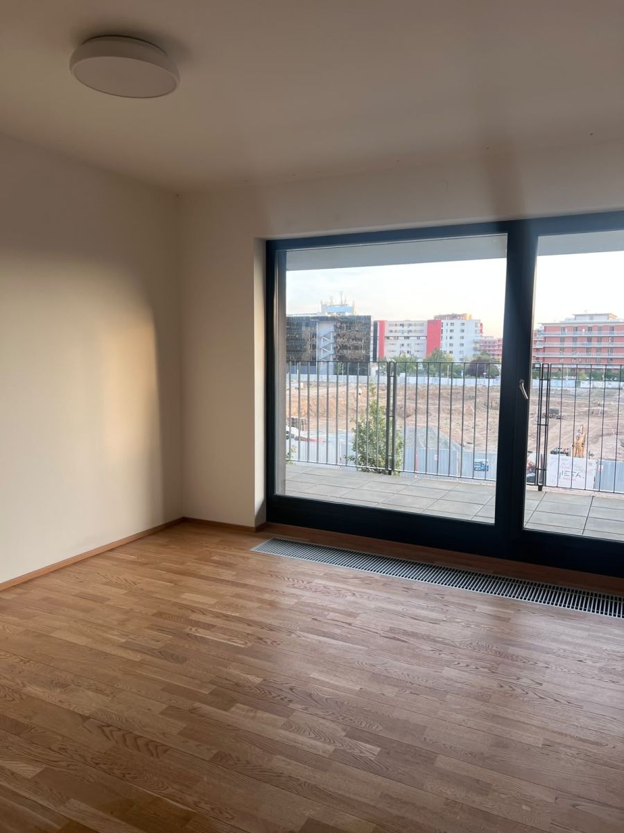 Pronájem bytu 2+kk 68 m², Praha – náhled fotky 2