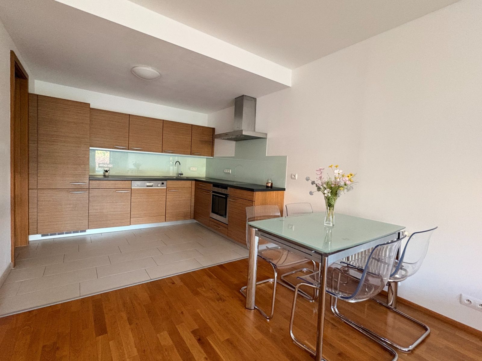 Pronájem bytu 2+kk 75 m² — photo 4