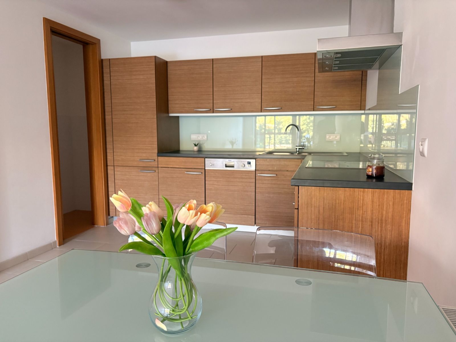 Pronájem bytu 2+kk 75 m² — photo 2
