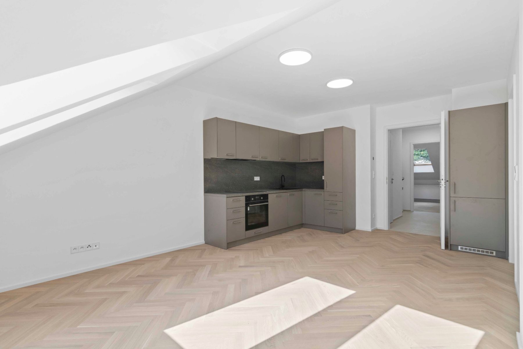 Pronájem bytu 3+kk 91 m² — photo 3