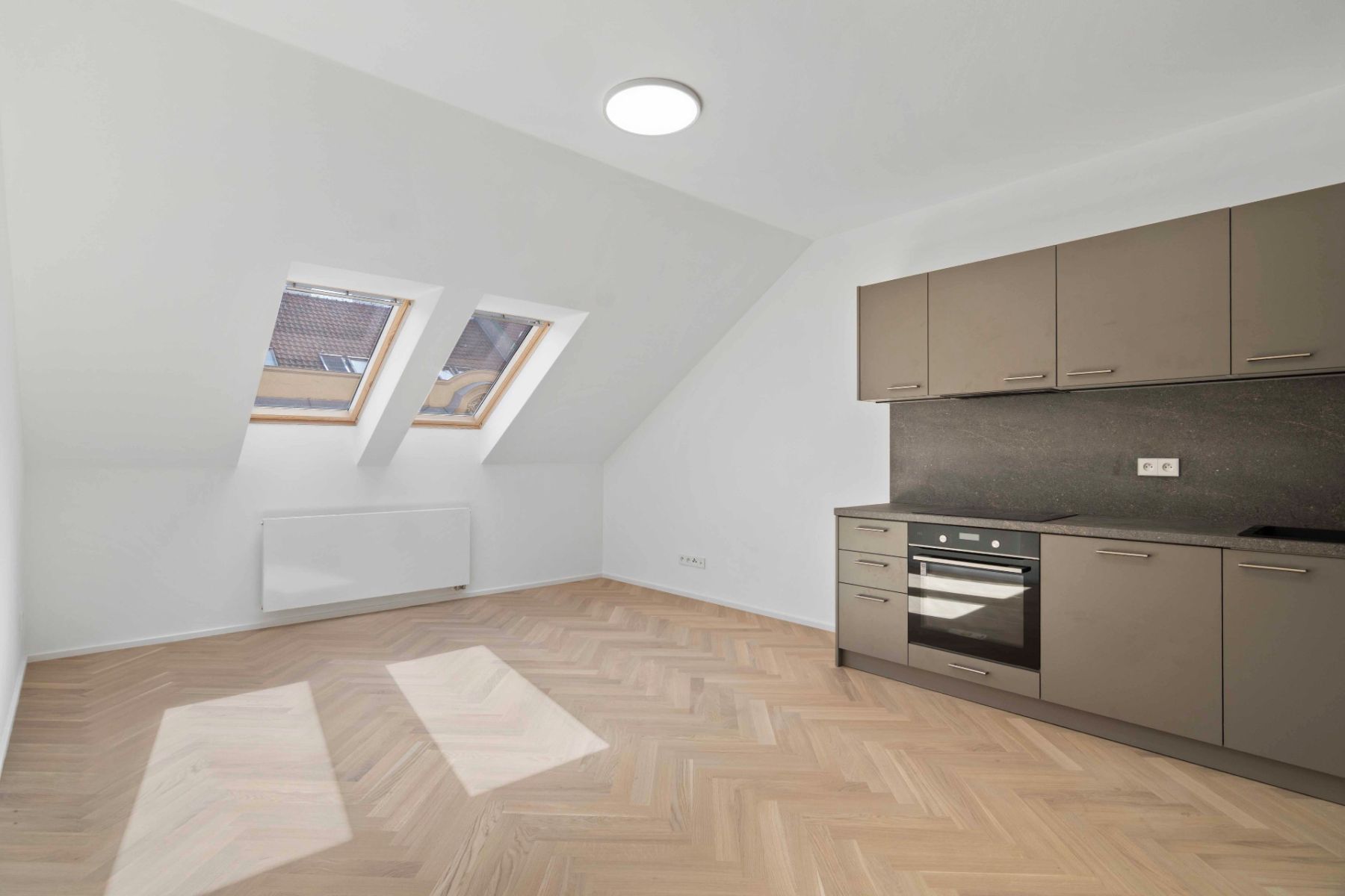 Pronájem bytu 3+kk 91 m² — photo 2