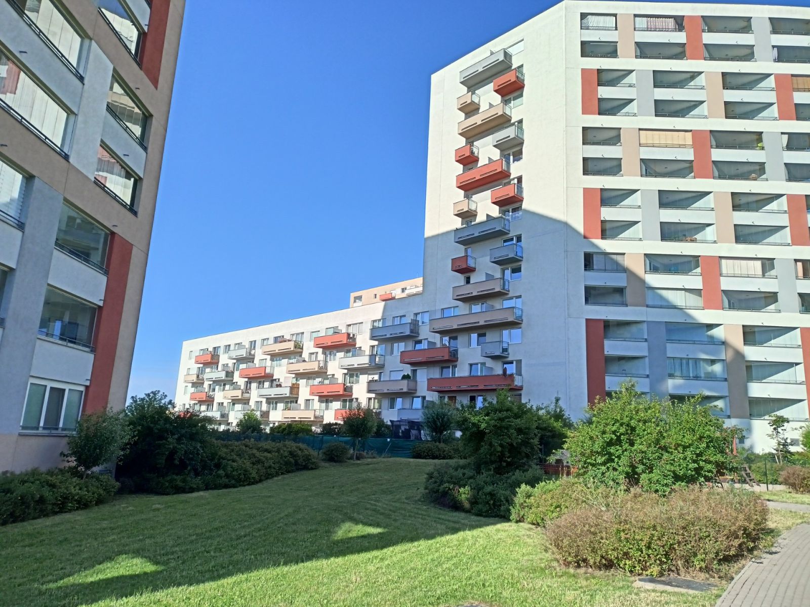 Pronájem bytu 1+kk 28 m² — photo 3
