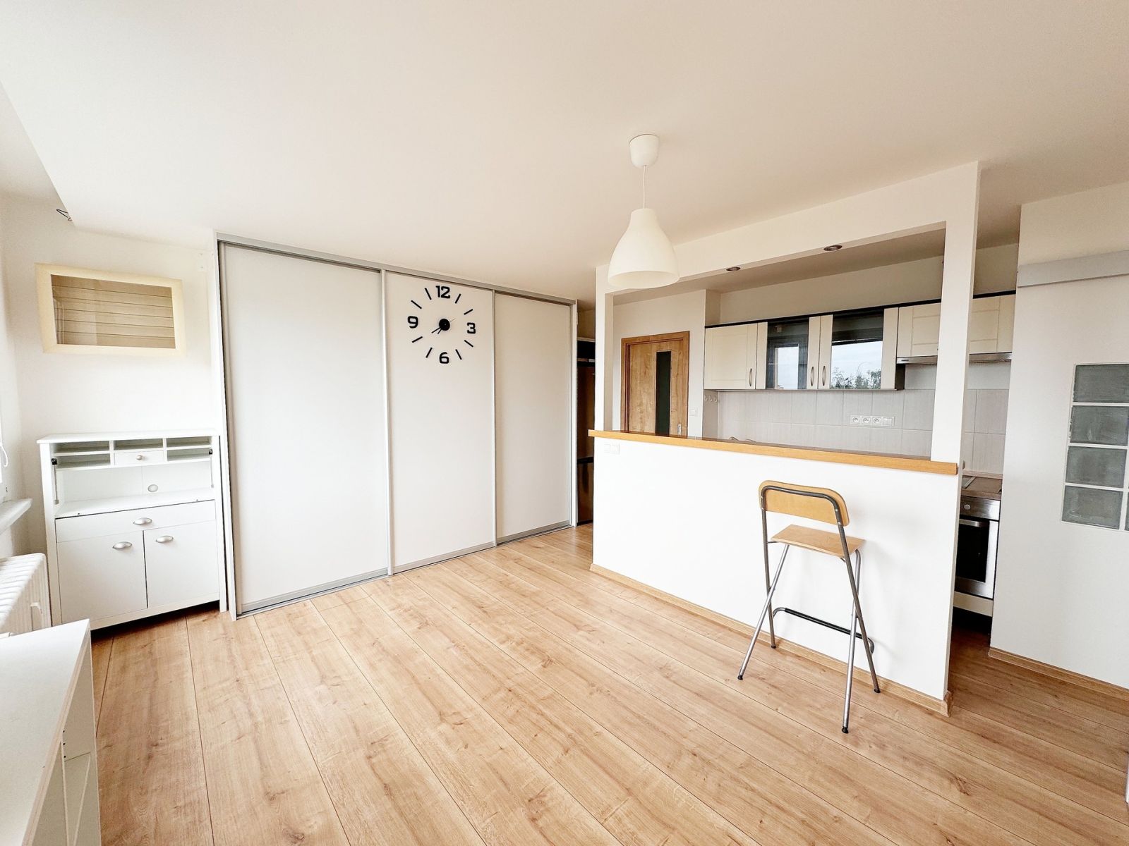 Pronájem bytu 1+kk 32 m² — photo 3