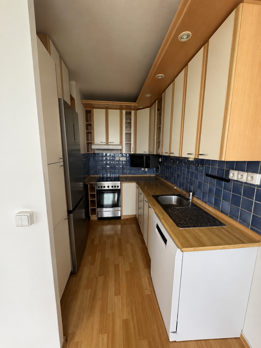 Pronájem bytu 3+kk 76 m² — photo 2