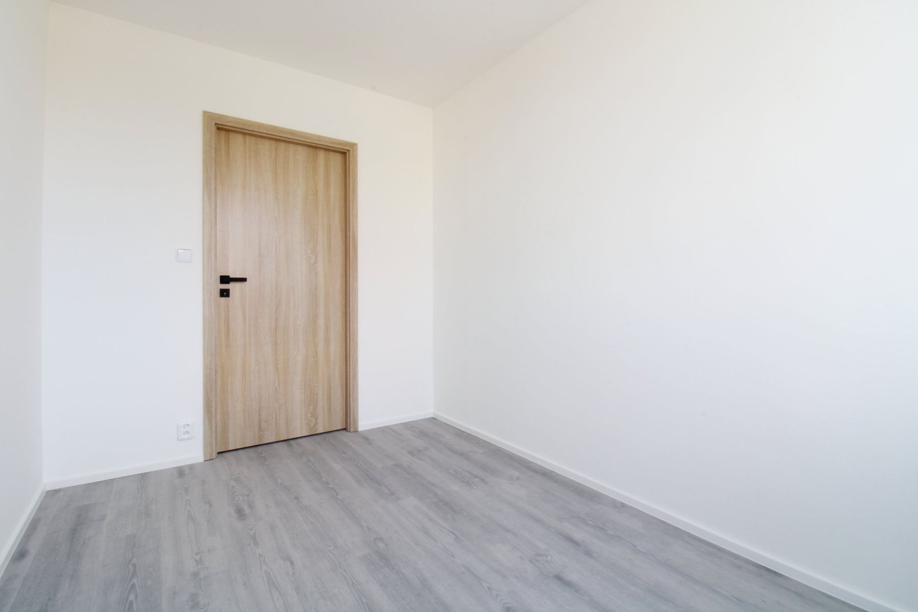 Pronájem bytu 3+kk 56 m² — photo 2