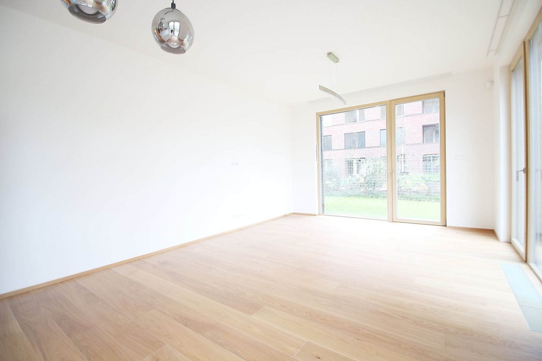 Pronájem bytu 3+kk 94 m² — photo 2
