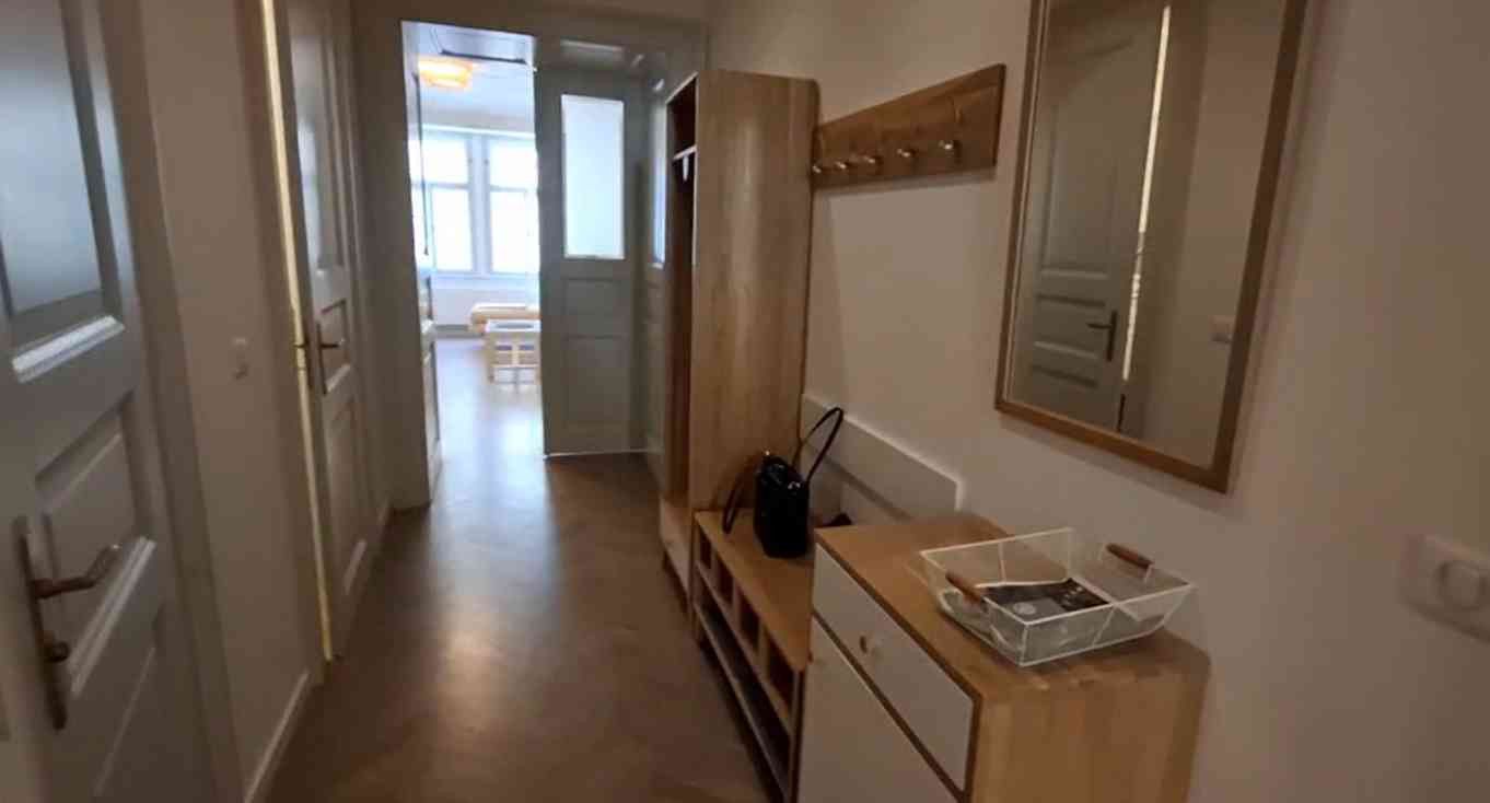 Pronájem bytu 2+kk 84 m² — photo 2