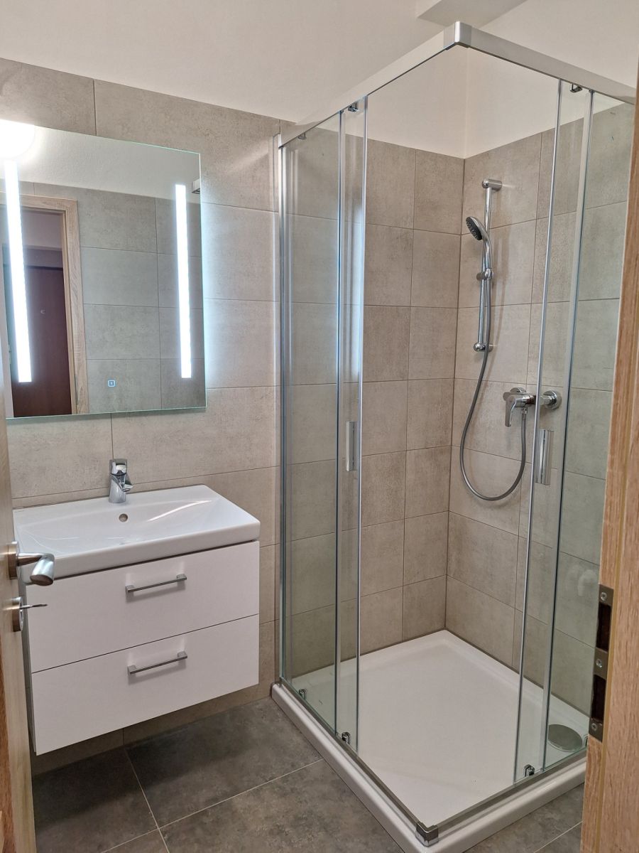 Pronájem bytu 3+kk 66 m² — photo 2
