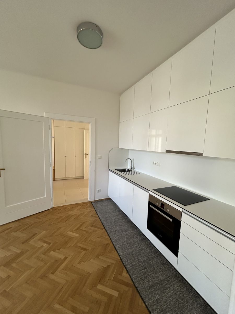 Pronájem bytu 2+1 69 m² — photo 2