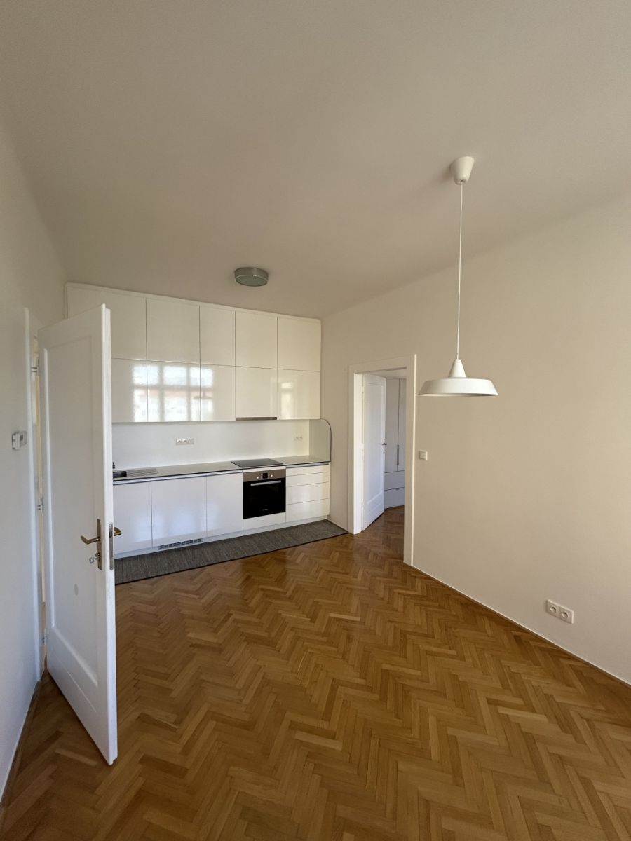Pronájem bytu 2+1 69 m² — photo 3
