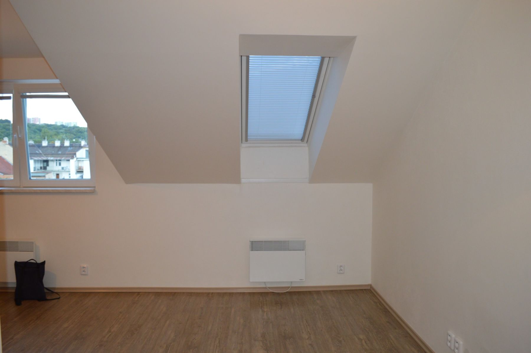 Pronájem bytu 1+kk 33 m² — photo 3