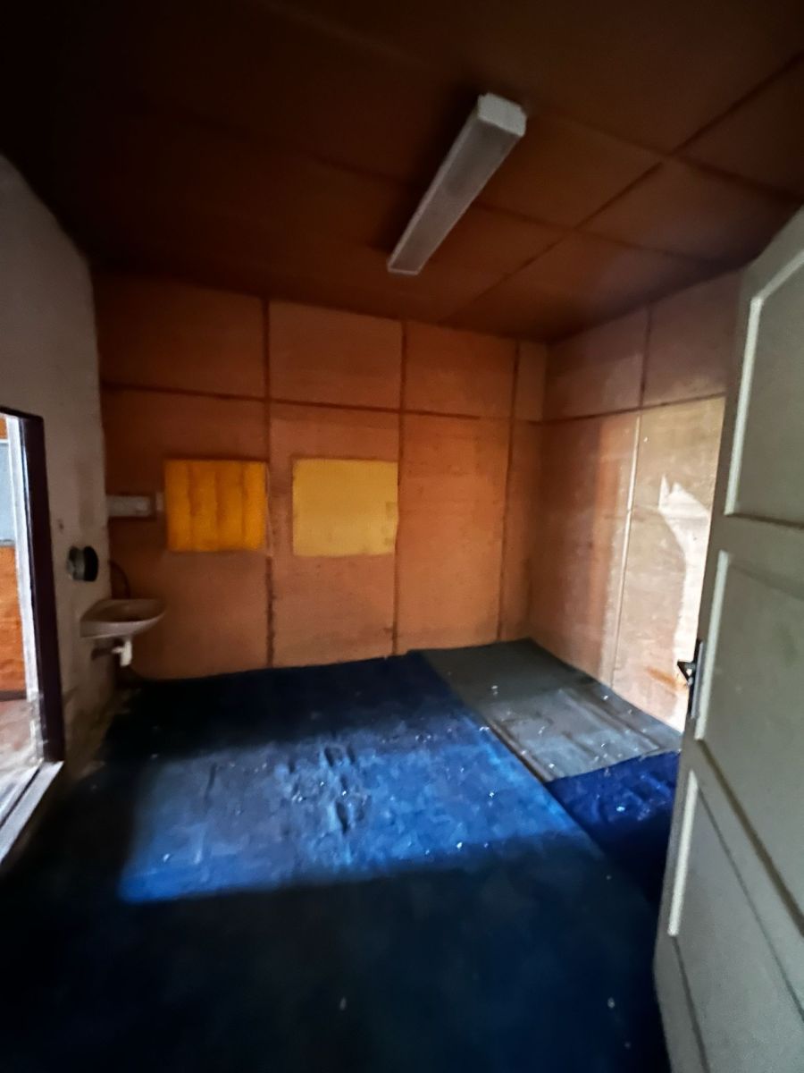 Prodej nebytového prostoru 111 m² — photo 3