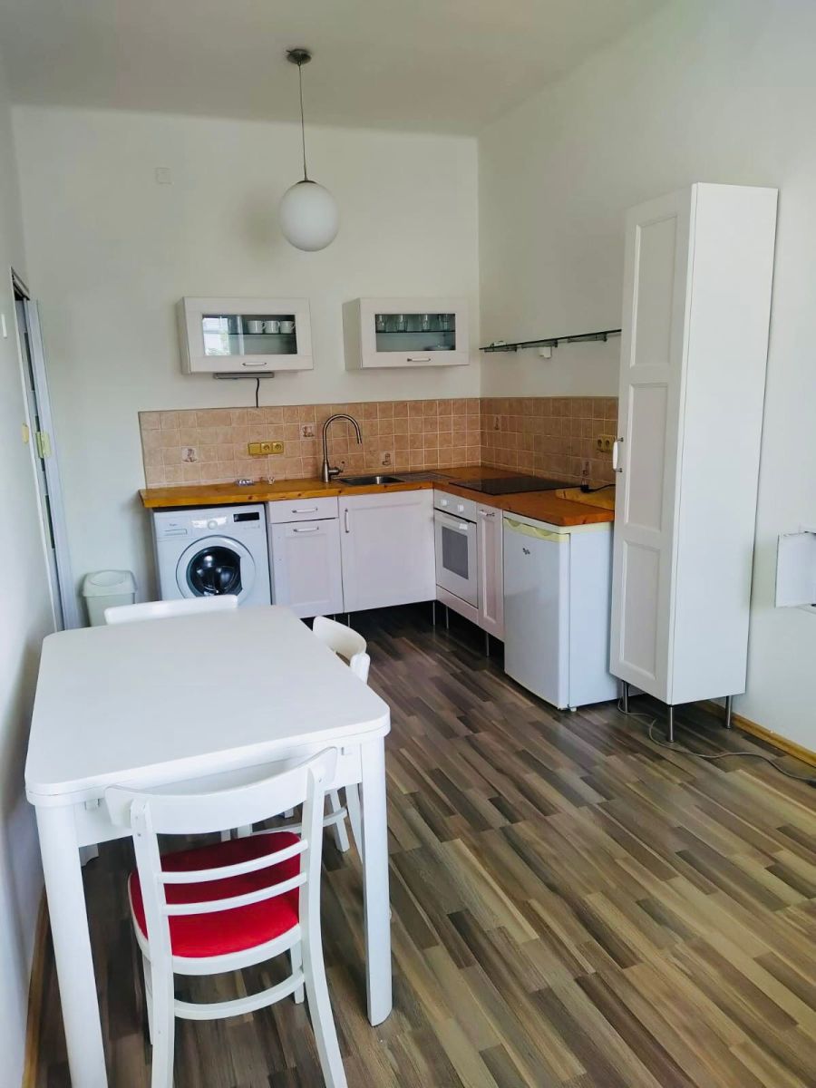 Pronájem bytu 2+kk 43 m²