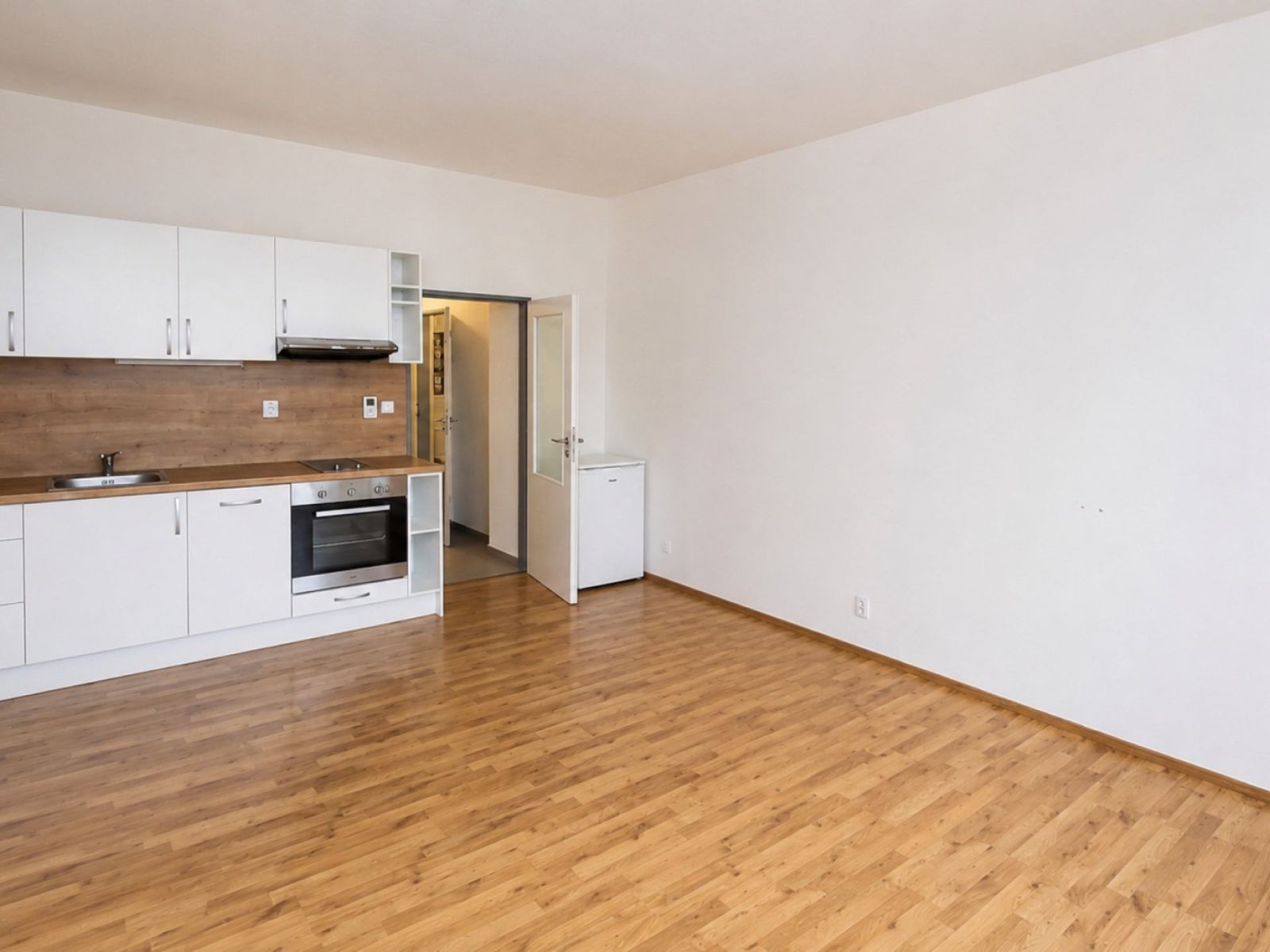 Pronájem bytu 1+kk 31 m² — photo 2