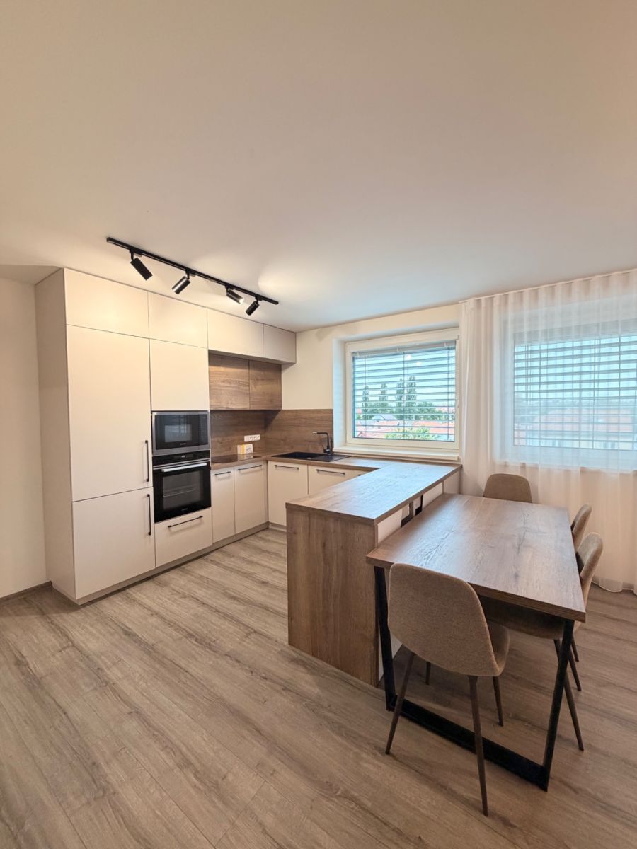 Pronájem bytu 2+kk 48 m²