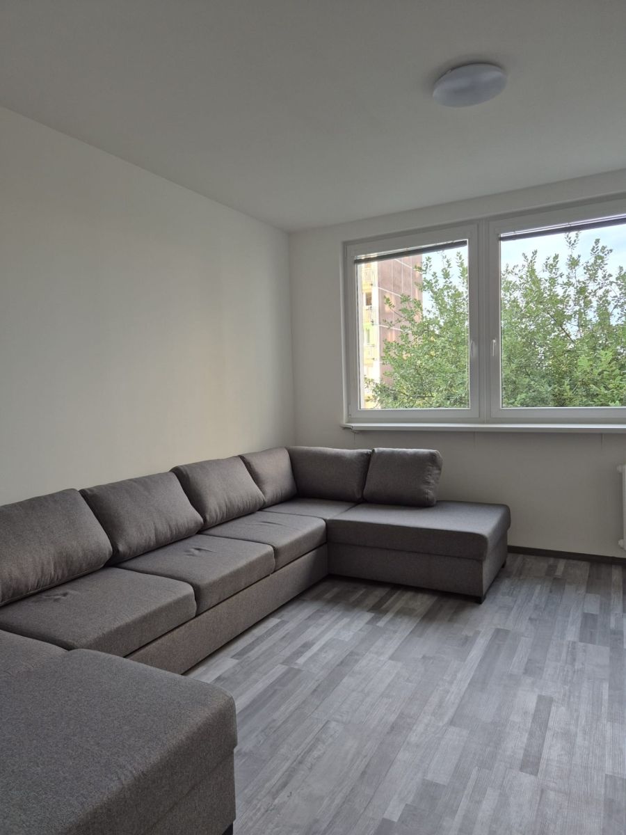 Pronájem bytu 3+1 68 m² — photo 2
