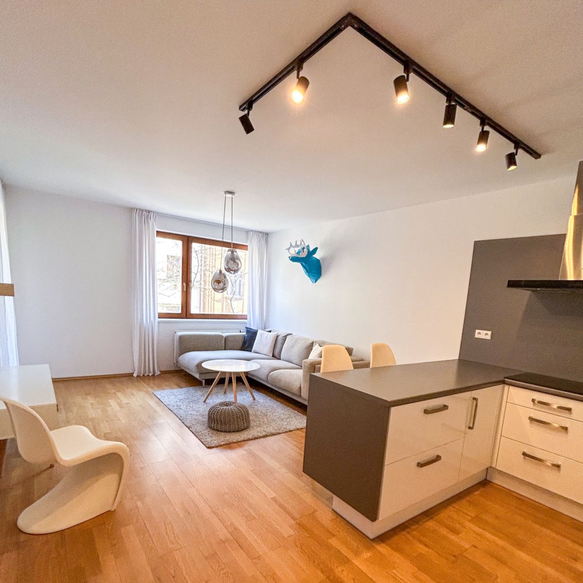 Pronájem bytu 2+kk 54 m² — photo 2
