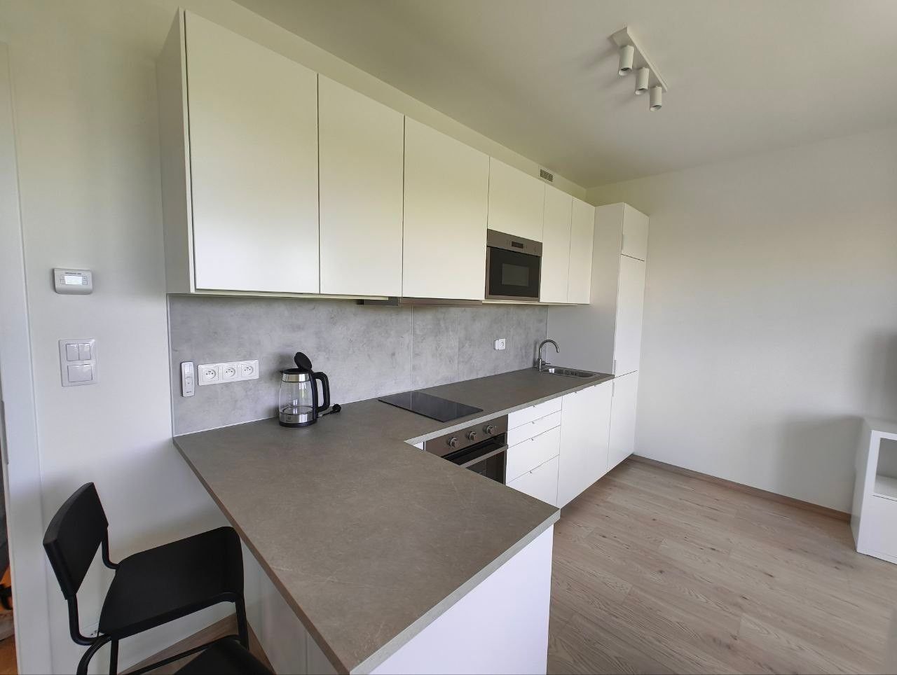 Pronájem bytu 1+kk 34 m² — photo 2