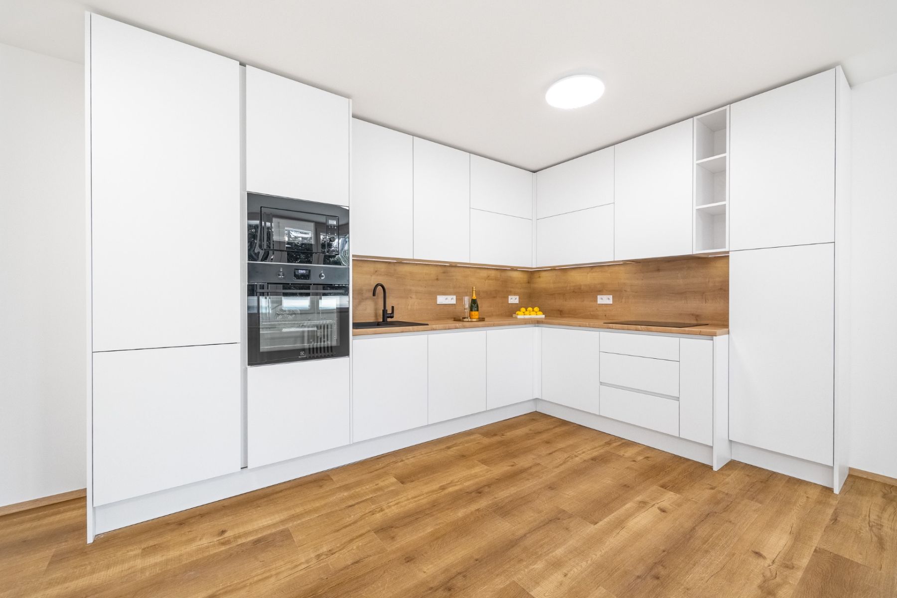 Prodej bytu 3+kk 74 m² — photo 2