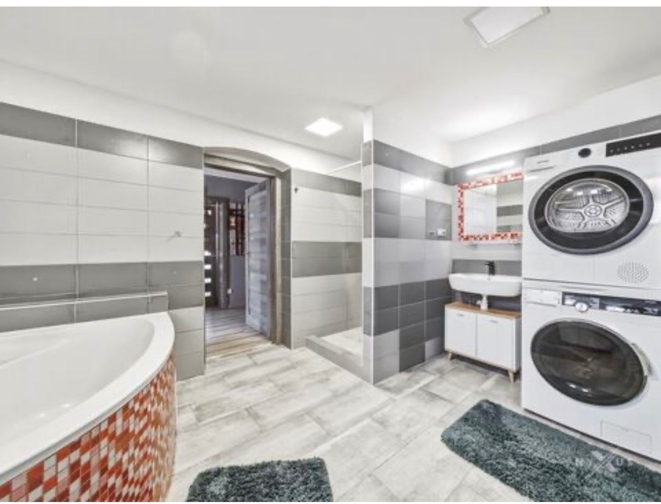 Prodej domu 400 m², pozemek 611 m² — photo 2