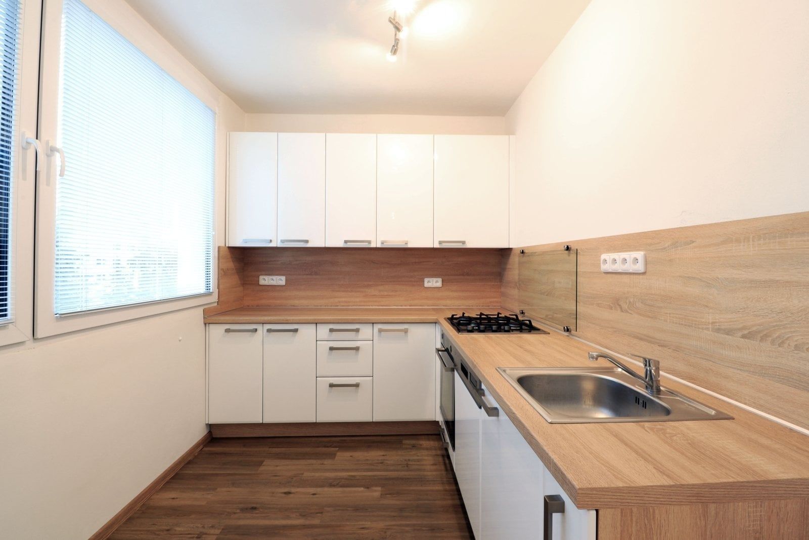 Pronájem bytu 1+1 37 m²