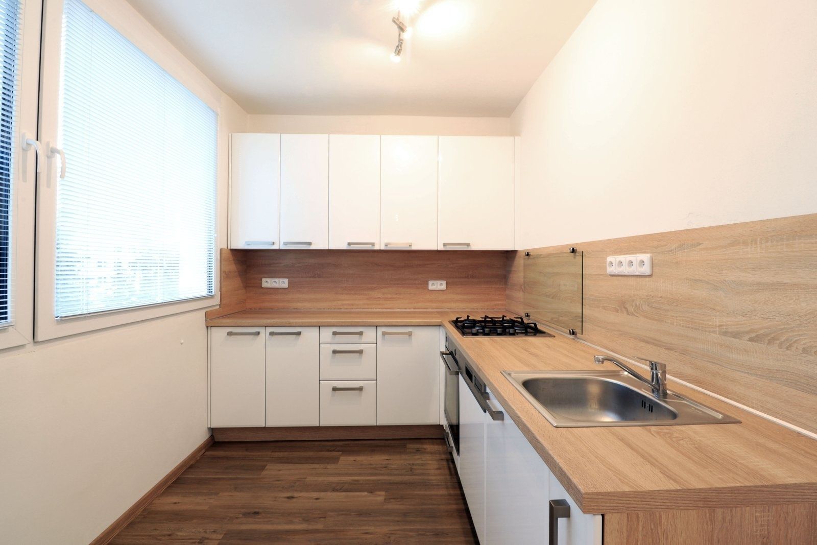 Pronájem bytu 1+1 37 m²