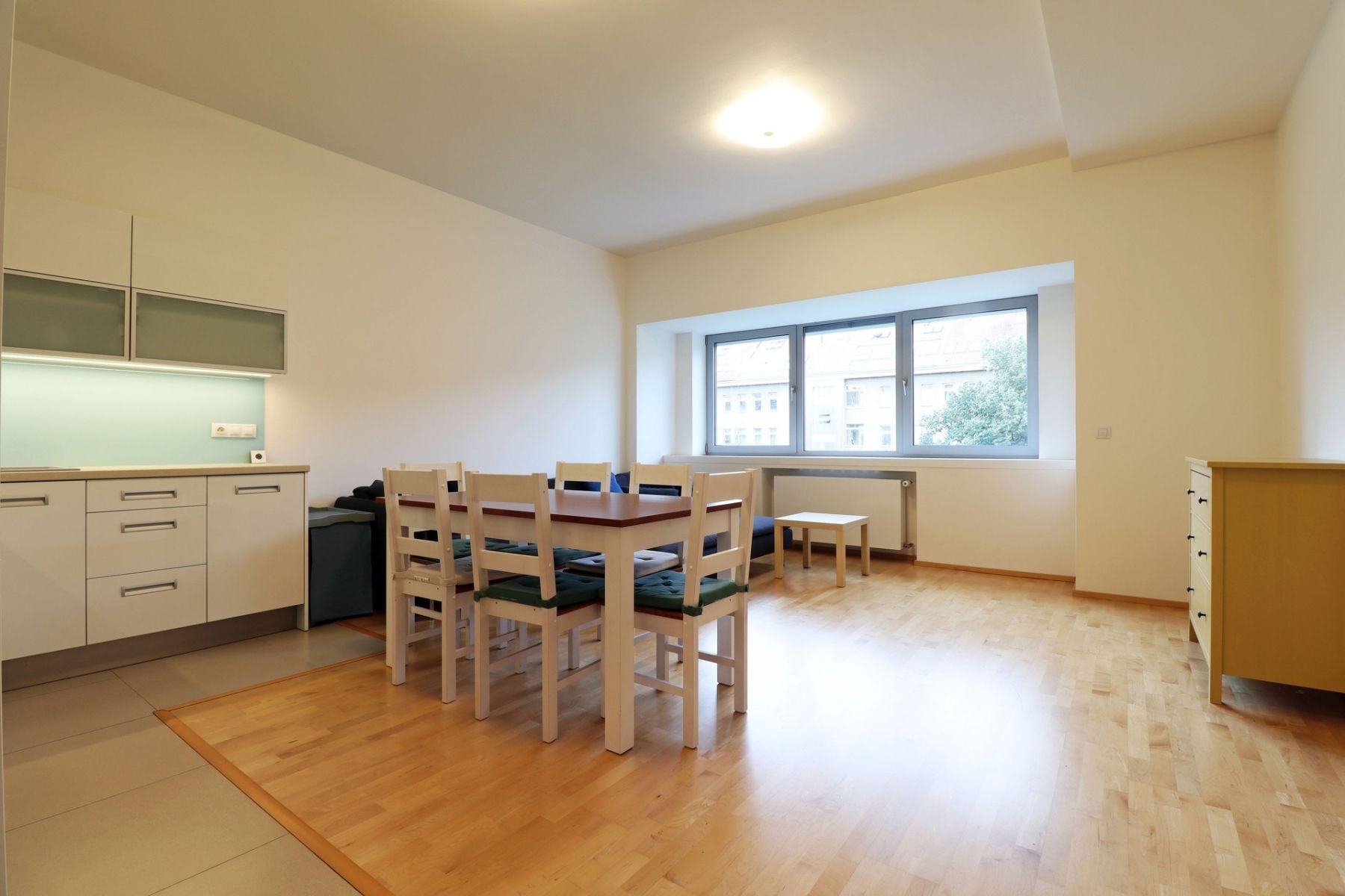 Nikoly Tesly, Praha - Dejvice – fotografie 2