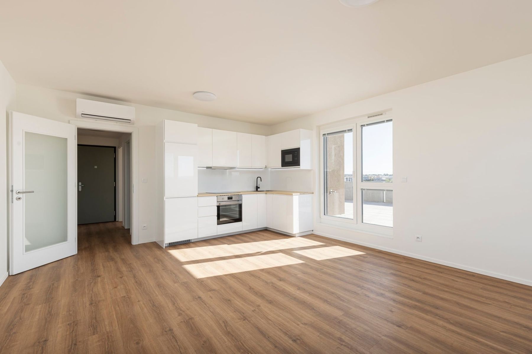 Pronájem bytu 2+kk 53 m² — photo 4