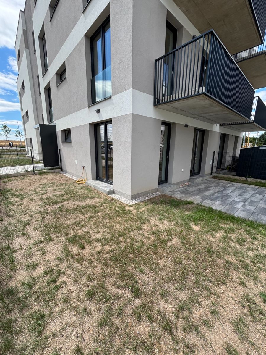 Pronájem bytu 1+kk 38 m²