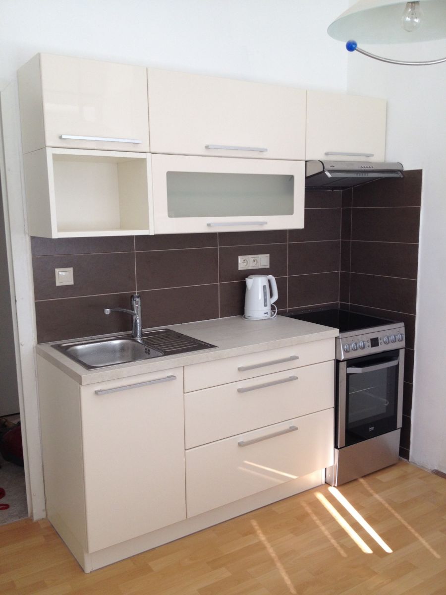 Prenájom bytu 1-izbový 39 m² — photo 2