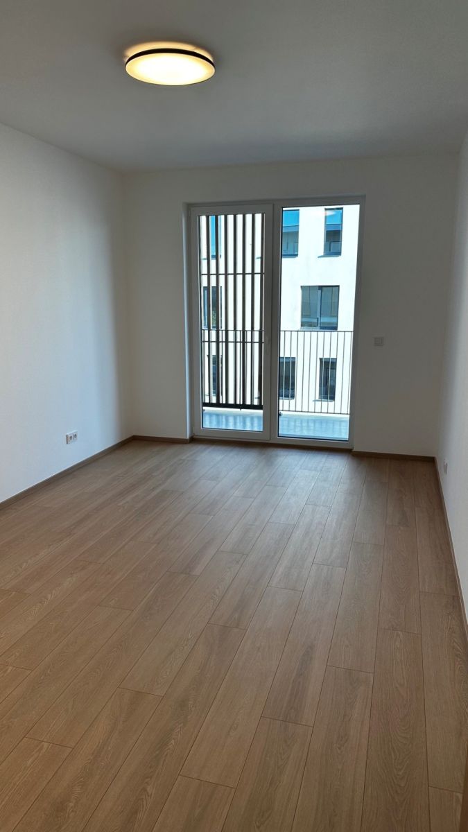 Pronájem bytu 2+kk 55 m² — photo 2