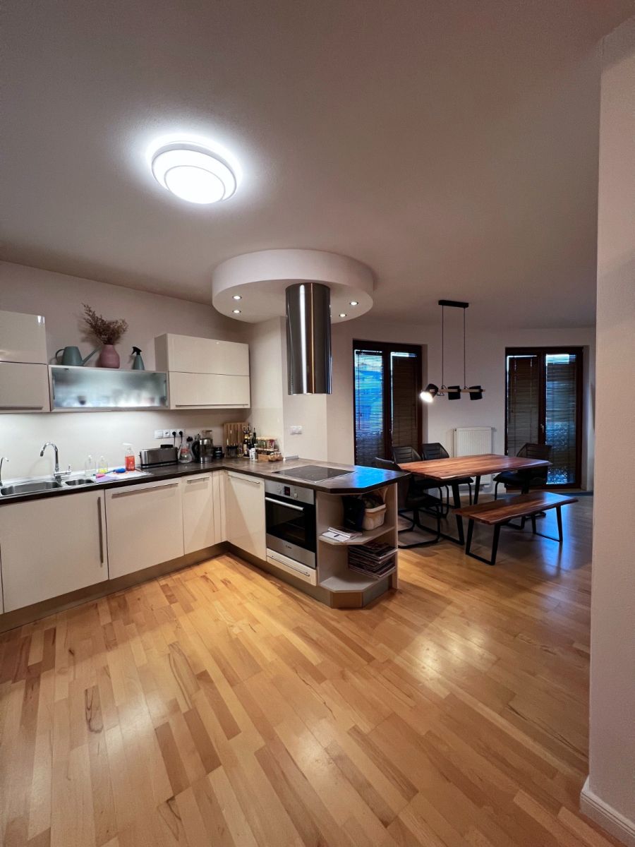 Pronájem bytu 3+kk 91 m² — photo 2
