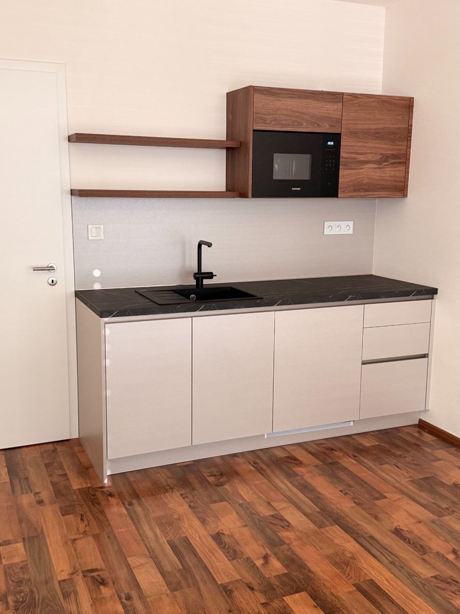 Pronájem bytu 5+kk 153 m² — photo 3