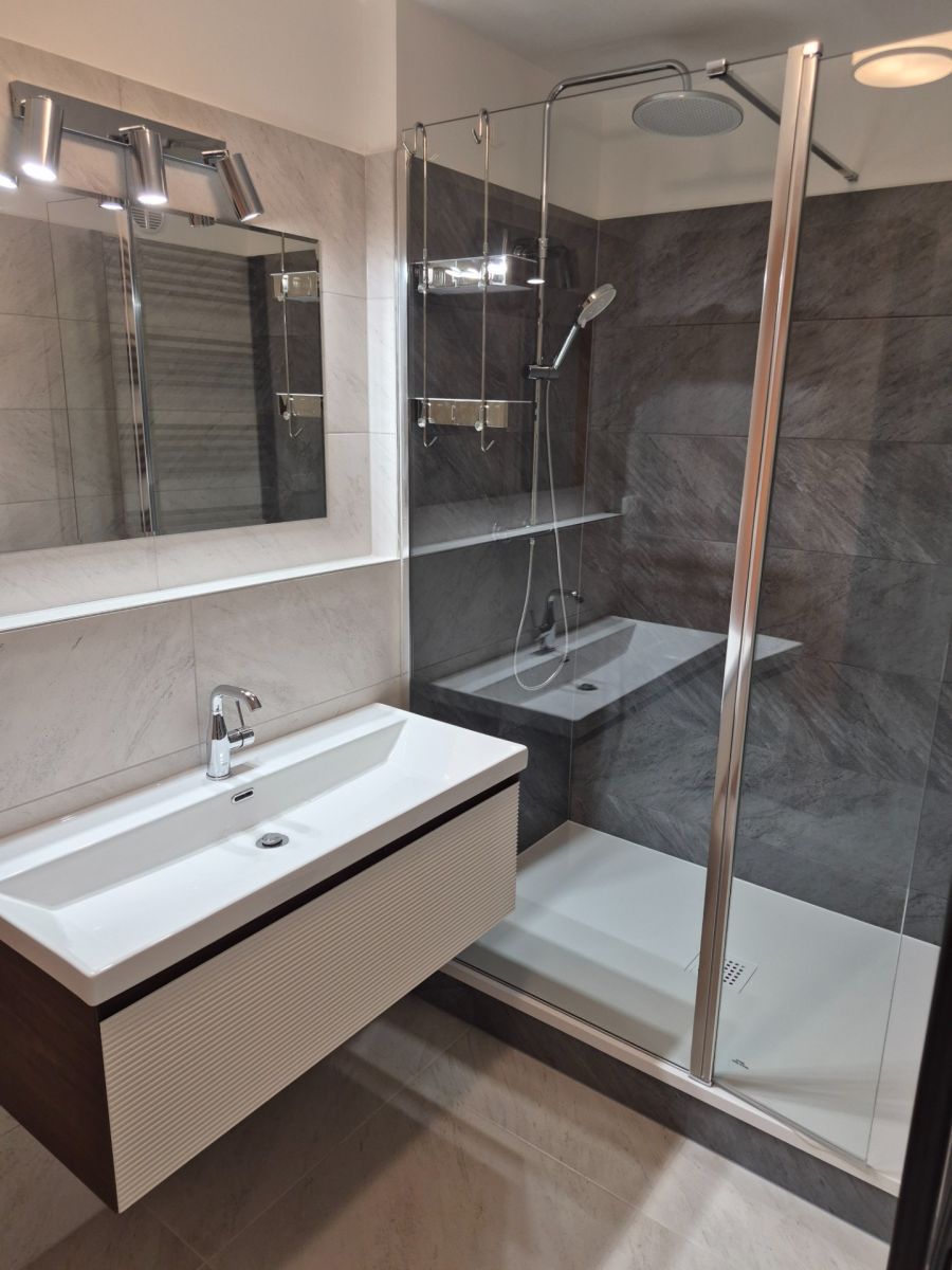 Pronájem bytu 3+kk 80 m² — photo 2