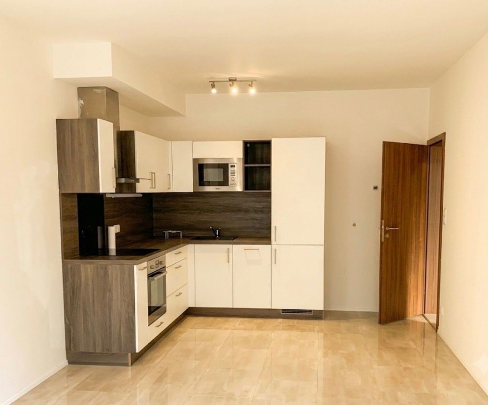 Pronájem bytu 2+kk 60 m² — photo 3