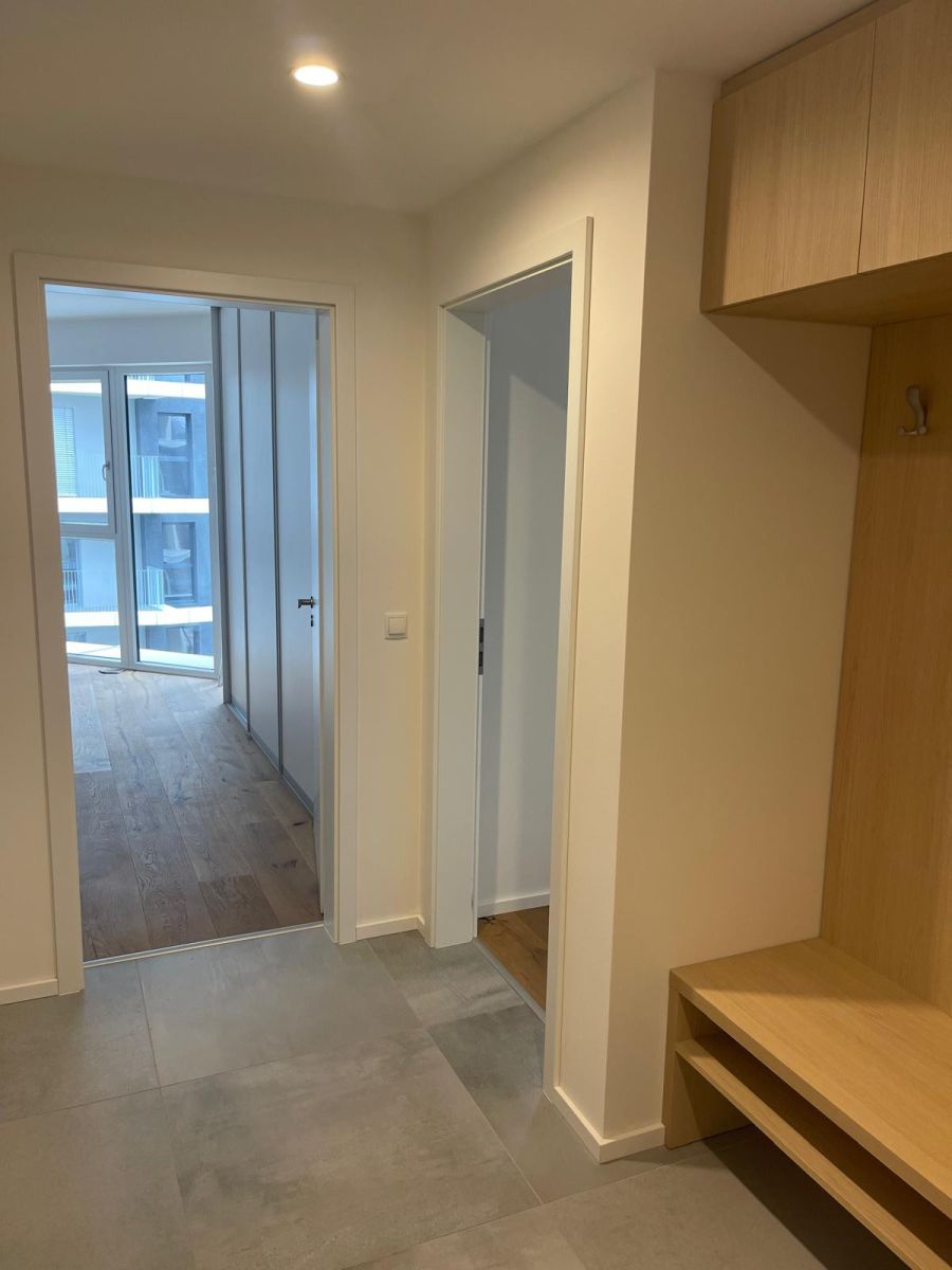 Pronájem bytu 2+kk 66 m² — photo 2