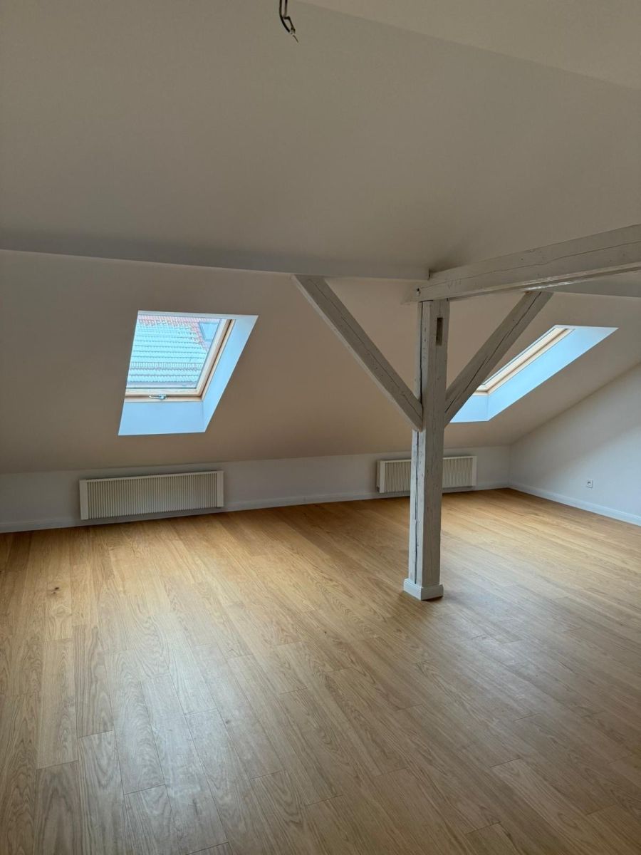 Pronájem bytu 2+1 82 m² — photo 2