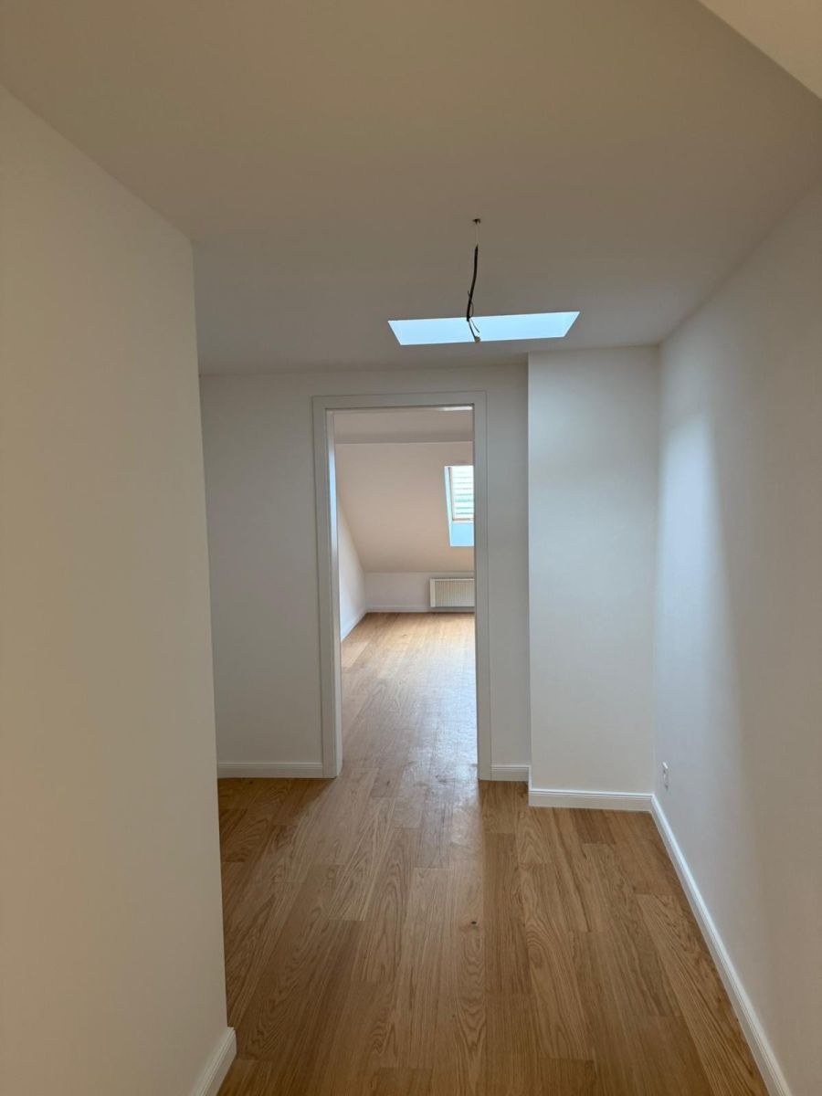 Pronájem bytu 2+1 82 m² — photo 4