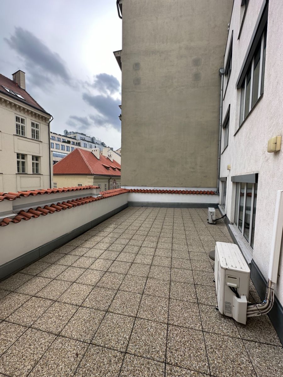 Pronájem kanceláře 27 m² — photo 3