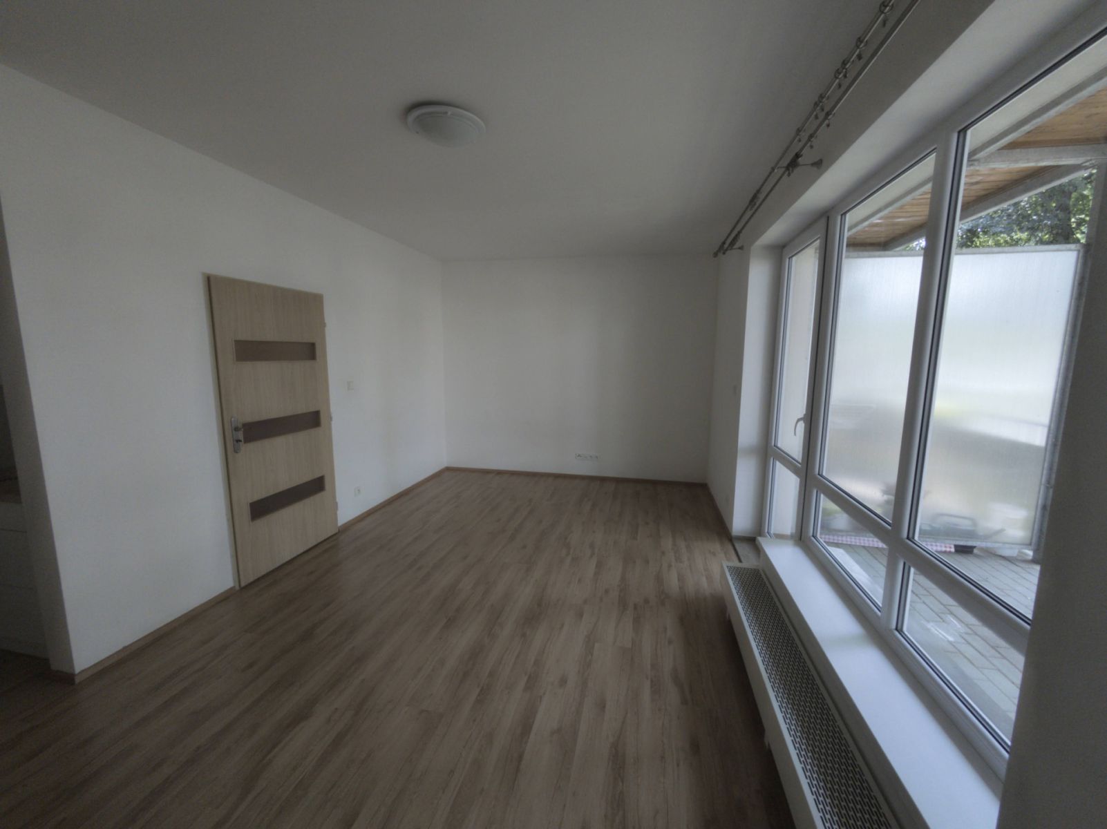 Pronájem bytu 1+kk 30 m² — photo 2