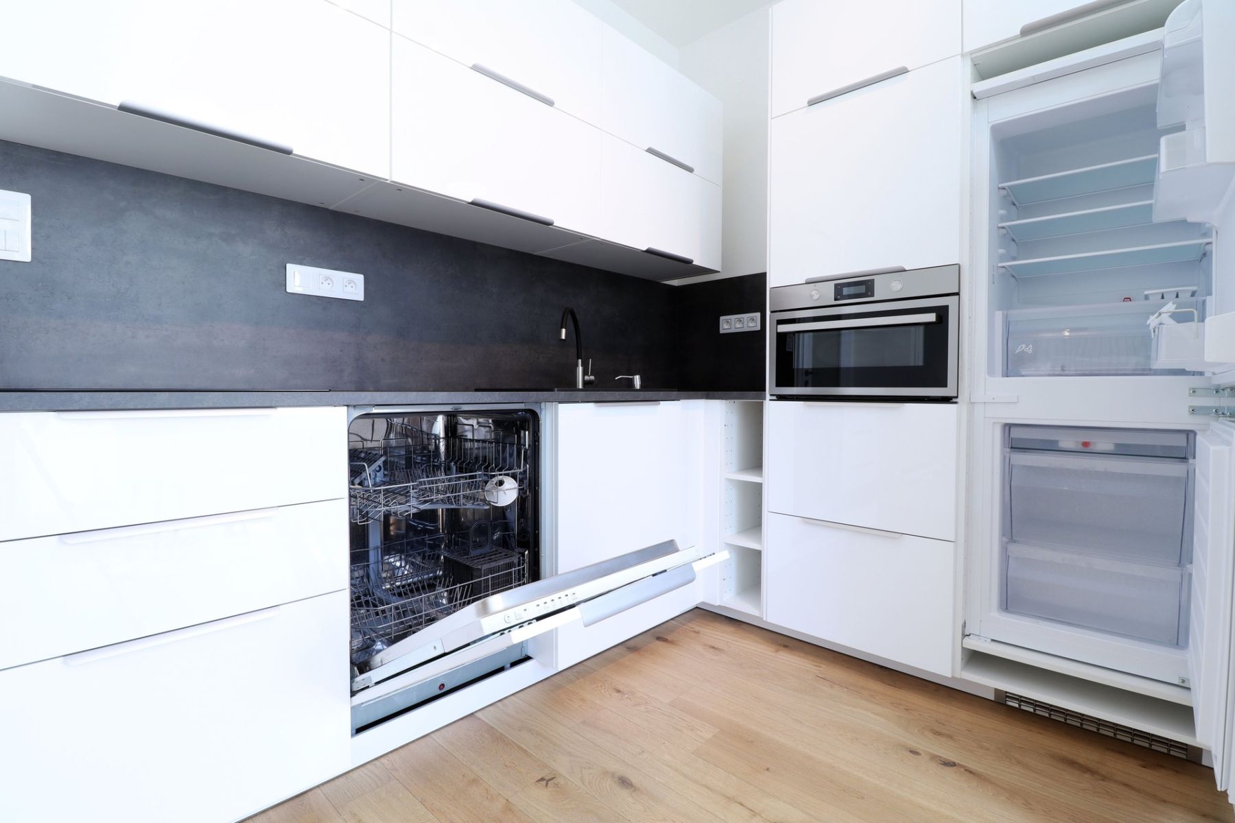 Pronájem bytu 1+kk 29 m², Praha – náhled fotky 4