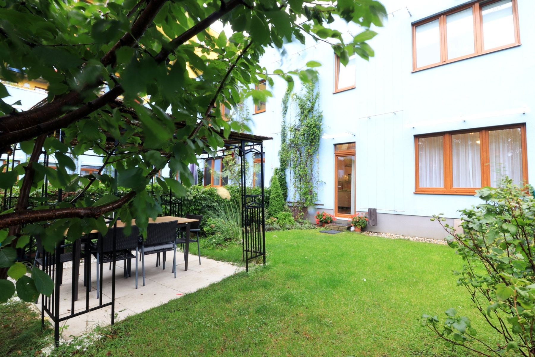 Pronájem bytu 2+kk 56 m², Praha – náhled fotky 3