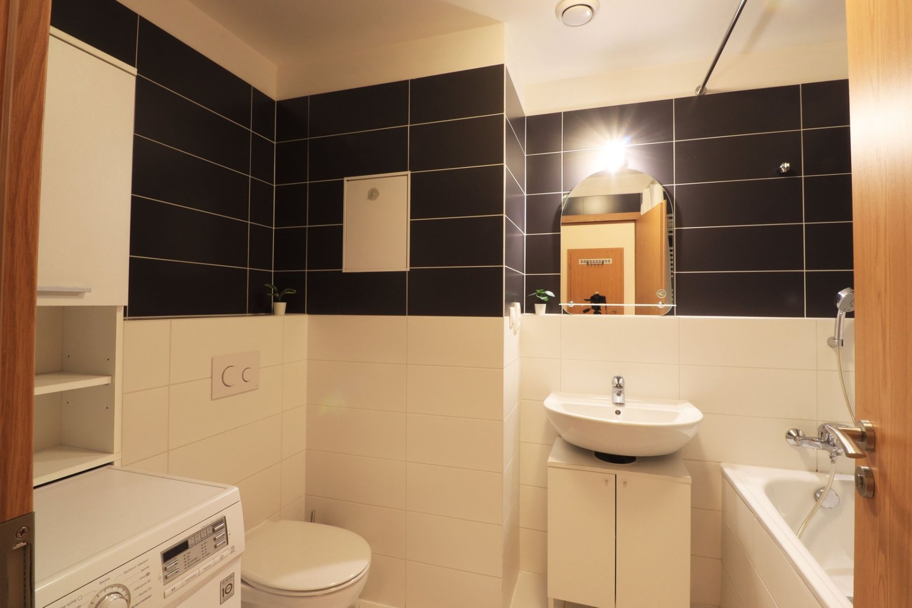 Pronájem bytu 2+kk 56 m², Praha – náhled fotky 8