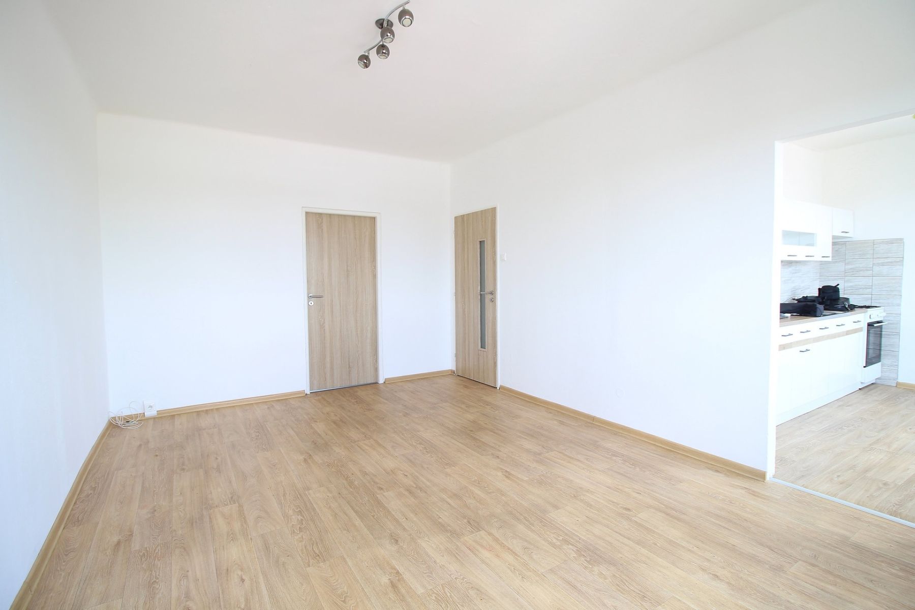Pronájem bytu 2+1 52 m² — photo 2