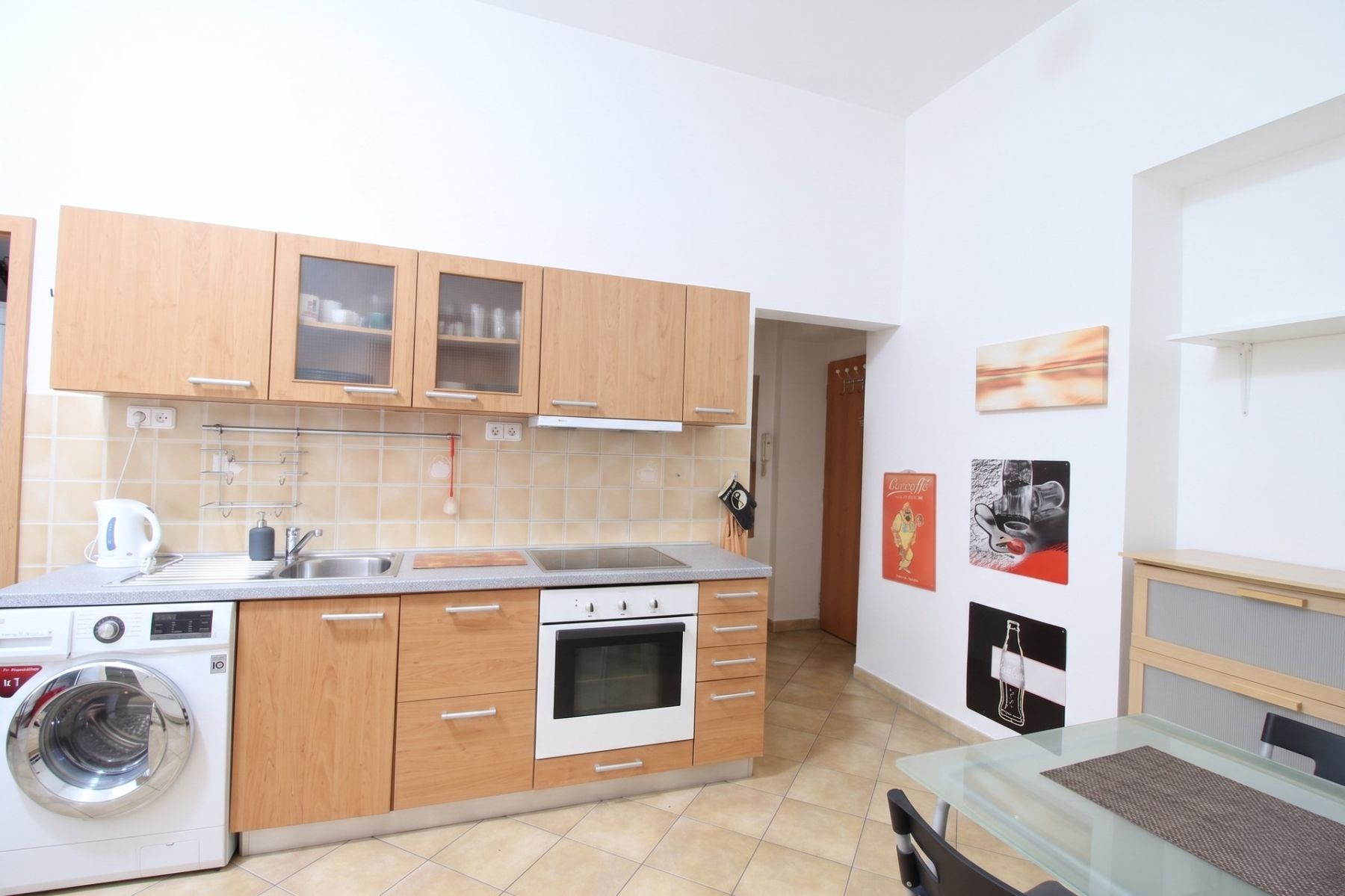 Pronájem bytu 1+1 37 m²