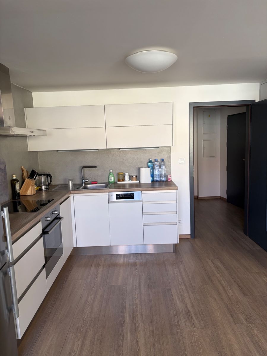 Pronájem bytu 2+kk 50 m² — photo 2